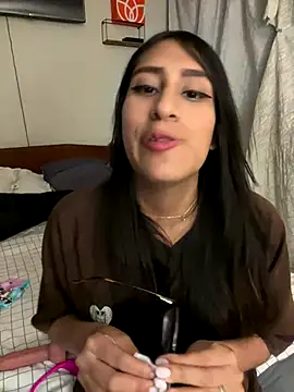 AleFantasy0001 online show from 10.25.25