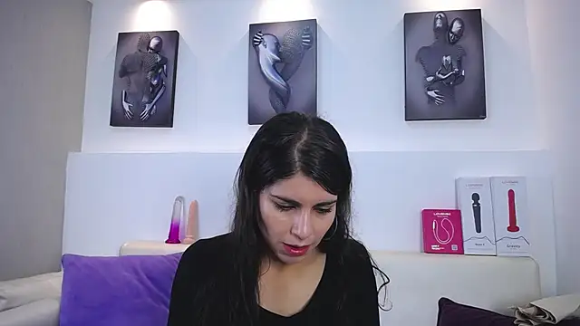 Snapshot of Melodi_Roux chatting on 12.16.25 Melodi Roux online show from 12.16.25