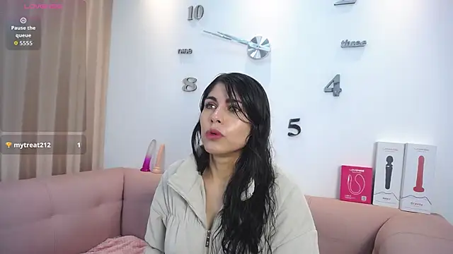 Snapshot of Melodi_Roux chatting on 01.10.26 Melodi Roux online show from 01.10.26