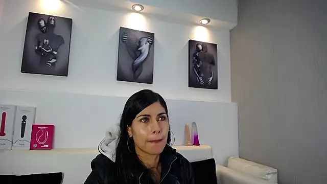 Snapshot of Melodi_Roux chatting on 02.04.26 Melodi Roux online show from 02.04.26