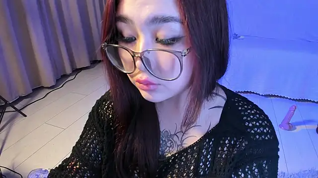 Snapshot of Yuriko_May chatting on 01.10.25 Yuriko May online show from 01.10.25