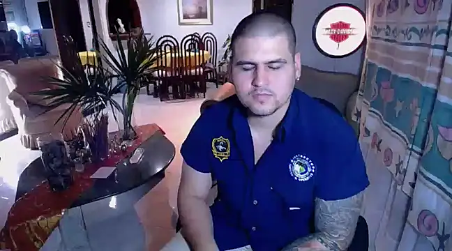 Snapshot of pitbullveryhot chatting on 02.07.25 pitbullveryhot online show from 02.07.25