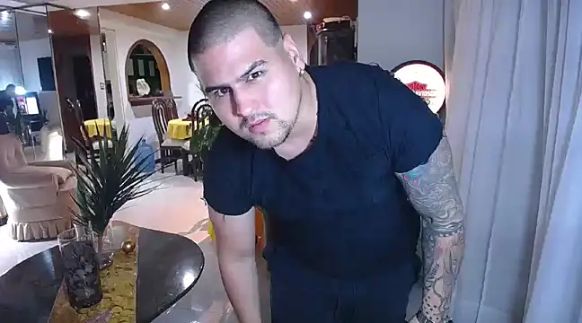 Snapshot of pitbullveryhot chatting on 02.09.25 pitbullveryhot online show from 02.09.25