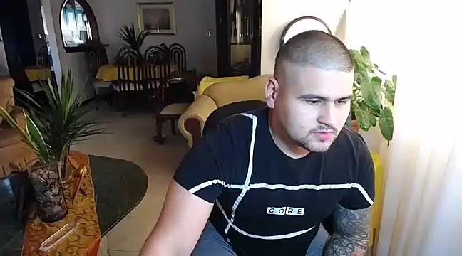 Snapshot of pitbullveryhot chatting on 02.11.25 pitbullveryhot online show from 02.11.25