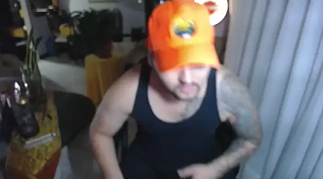 Snapshot of pitbullveryhot chatting on 02.19.25 pitbullveryhot online show from 02.19.25