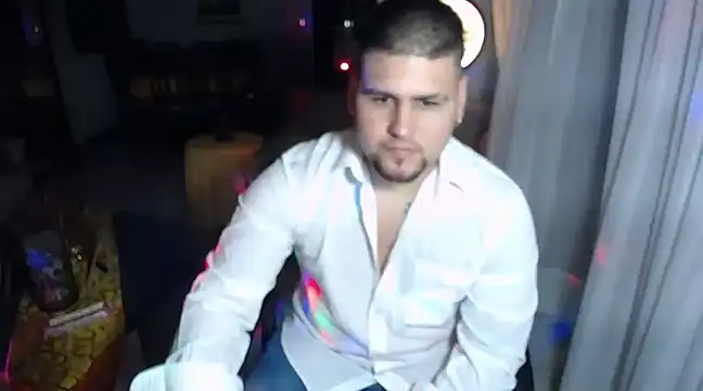 Snapshot of pitbullveryhot chatting on 03.03.25 pitbullveryhot online show from 03.03.25