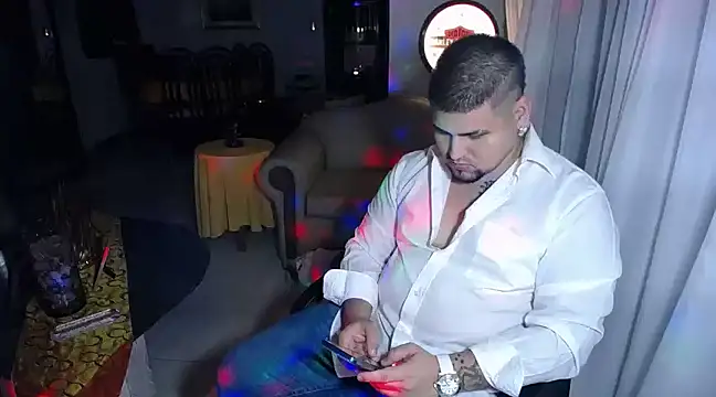 Snapshot of pitbullveryhot chatting on 03.03.25 pitbullveryhot online show from 03.03.25