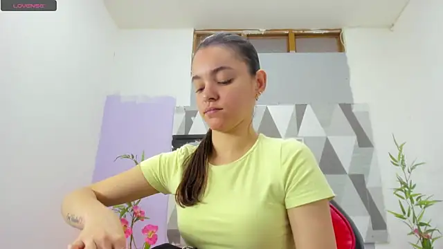 Mia-kalinfa online show from 05.30.26