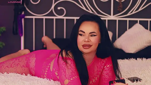 Snapshot of MissLilaa chatting on 11.26.25 MissLilaa online show from 11.26.25