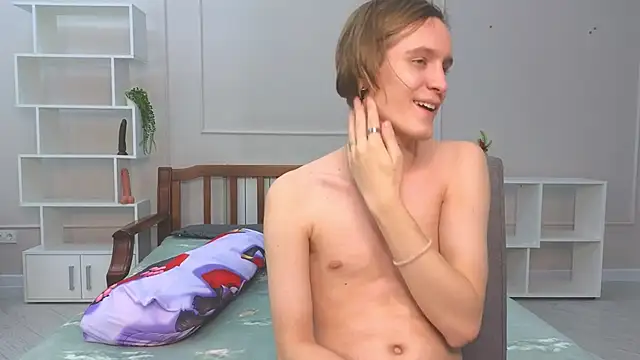 Snapshot of nikompell chatting on 12.31.24 nikompell online show from 12.31.24