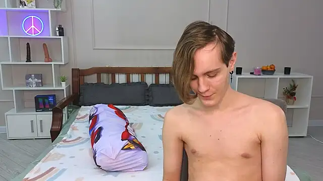 Snapshot of nikompell chatting on 01.04.25 nikompell online show from 01.04.25