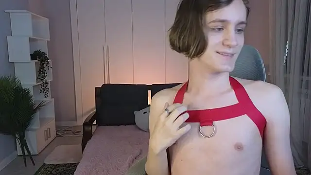 Snapshot of nikompell chatting on 02.08.25 nikompell online show from 02.08.25