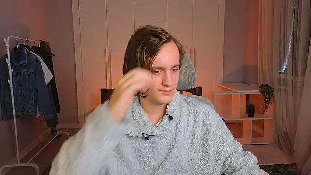 Snapshot of nikompell chatting on 03.05.25 nikompell online show from 03.05.25