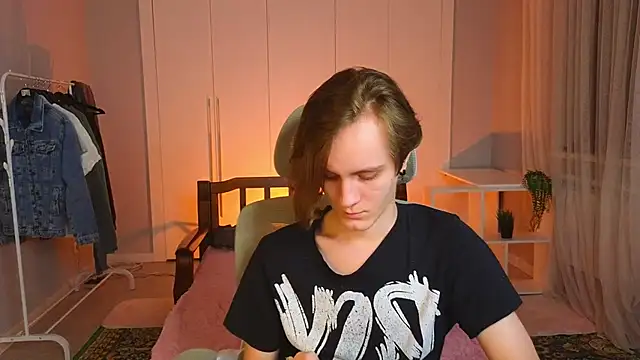 Snapshot of nikompell chatting on 03.10.25 nikompell online show from 03.10.25