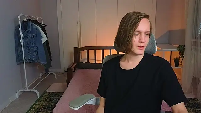 Snapshot of nikompell chatting on 03.23.25 nikompell online show from 03.23.25