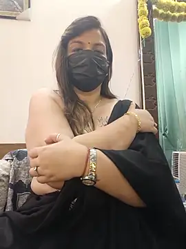 Snapshot of Archi-07 chatting on 09.29.25 Archi-07 online show from 09.29.25