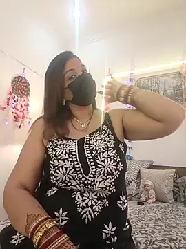 Snapshot of Archi-07 chatting on 10.13.25 Archi-07 online show from 10.13.25