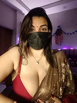 Snapshot of Archi-07 chatting on 11.19.25 Archi-07 online show from 11.19.25