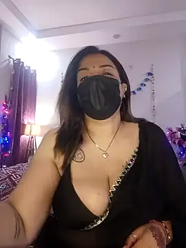 Snapshot of Archi-07 chatting on 11.27.25 Archi-07 online show from 11.27.25