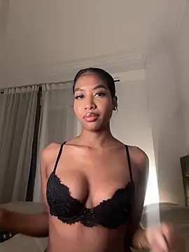 IamCrystal2 online show from 03.11.26