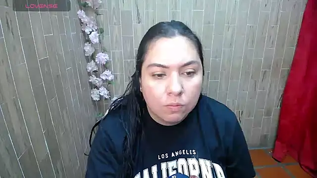 Snapshot of solyeria chatting on 06.08.26 solyeria online show from 06.08.26