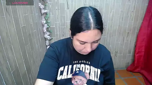 Snapshot of solyeria chatting on 07.19.26 solyeria online show from 07.19.26