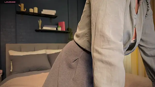 Lella Ryann  online show from 03.15.25