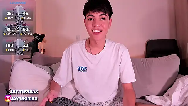 Snapshot of JaycoThomas chatting on 02.10.25 JaycoThomas online show from 02.10.25