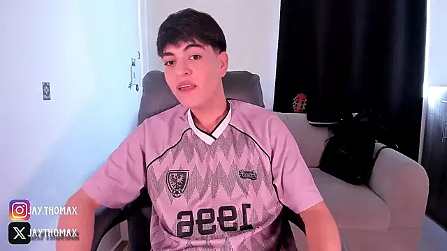 Snapshot of JaycoThomas chatting on 10.05.25 JaycoThomas online show from 10.05.25