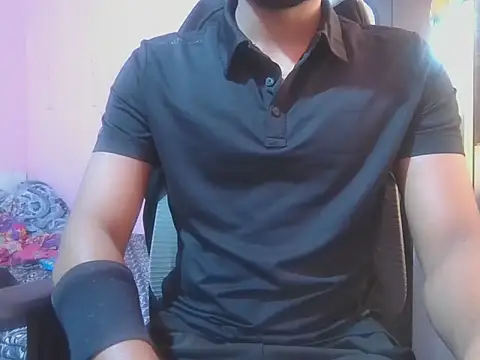 Snapshot of KissesBoyAD chatting on 12.05.25 KissesBoyAD online show from 12.05.25