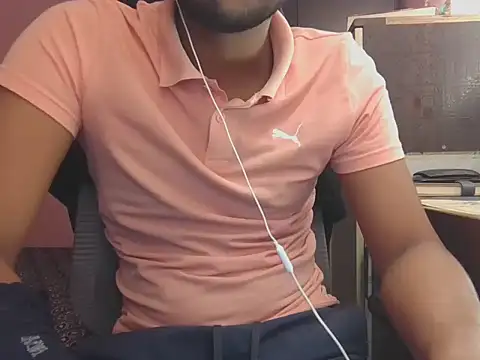 Snapshot of KissesBoyAD chatting on 12.13.25 KissesBoyAD online show from 12.13.25