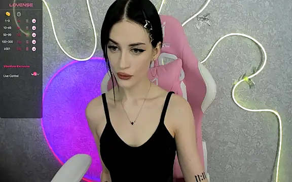 Molly Crystall online show from 03.30.26