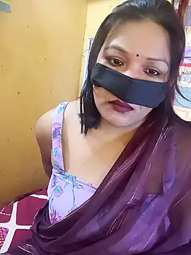 Snapshot of Radhikadavi879 chatting on 02.18.25 Radhikadavi879 online show from 02.18.25