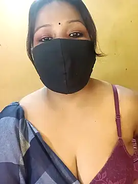 Snapshot of Radhikadavi879 chatting on 03.19.25 Radhikadavi879 online show from 03.19.25