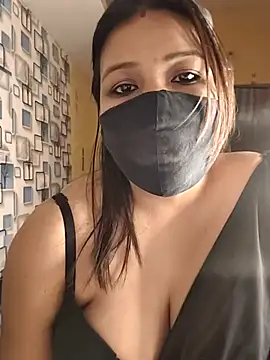 Snapshot of Radhikadavi879 chatting on 10.08.25 Radhikadavi879 online show from 10.08.25