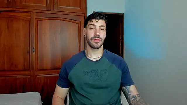 Snapshot of Guyinthemountain chatting on 05.19.26 Guyinthemountain online show from 05.19.26
