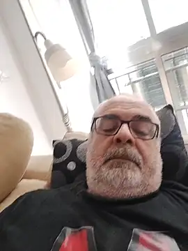 Satiro Sevilla online show from 12.04.25