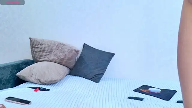 Snapshot of hard_candyy chatting on 10.23.25 hard candyy online show from 10.23.25