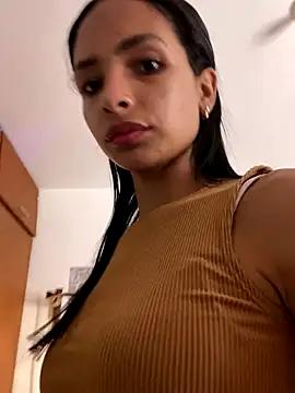 Snapshot of AnnitaSerna_ chatting on 09.30.25 AnnitaSerna  online show from 09.30.25