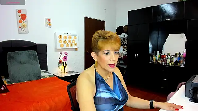 Snapshot of Angelina_Stone_65 chatting on 07.18.26 Angelina Stone 65 online show from 07.18.26