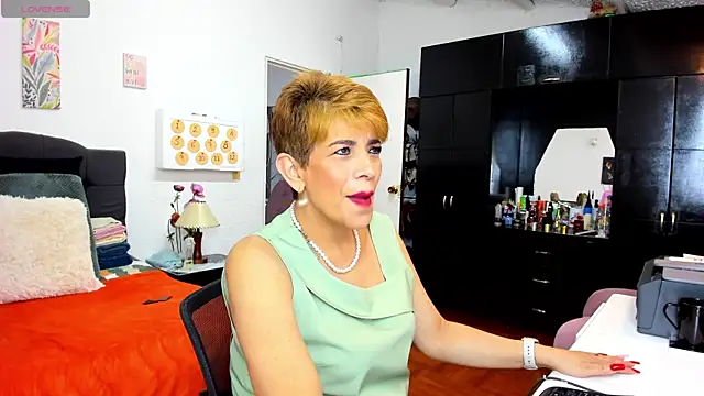 Snapshot of Angelina_Stone_65 chatting on 07.21.26 Angelina Stone 65 online show from 07.21.26