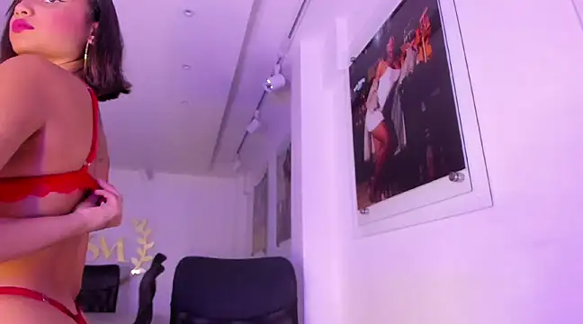 Snapshot of NairobiLee chatting on 02.28.25 NairobiLee online show from 02.28.25