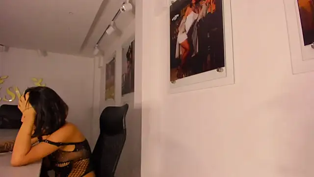 Snapshot of NairobiLee chatting on 03.19.25 NairobiLee online show from 03.19.25