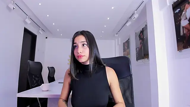 Snapshot of NairobiLee chatting on 09.10.25 NairobiLee online show from 09.10.25