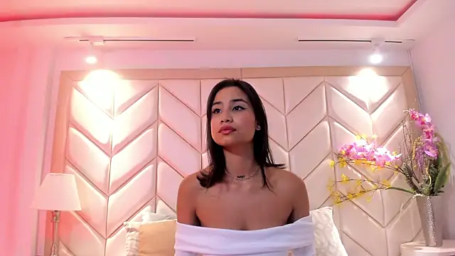 Snapshot of NairobiLee chatting on 11.02.25 NairobiLee online show from 11.02.25