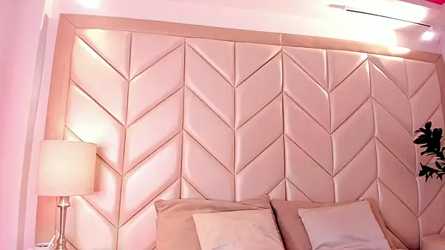 Snapshot of NairobiLee chatting on 04.16.26 NairobiLee online show from 04.16.26