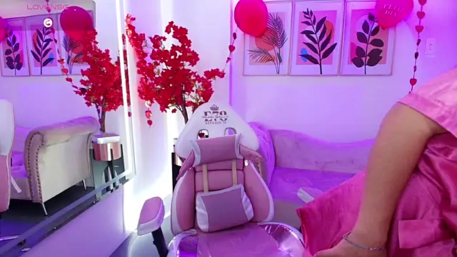 Ema louis  online show from 02.14.26