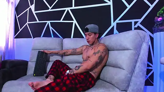 JUSTIN FULLER1 online show from 02.01.25