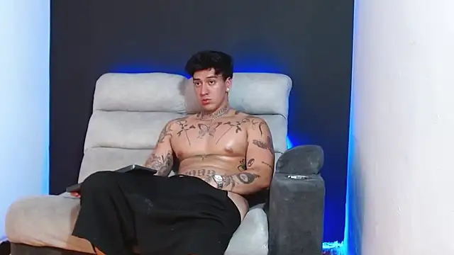 Snapshot of JUSTIN_FULLER1 chatting on 12.20.25 JUSTIN FULLER1 online show from 12.20.25