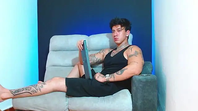 Snapshot of JUSTIN_FULLER1 chatting on 12.22.25 JUSTIN FULLER1 online show from 12.22.25